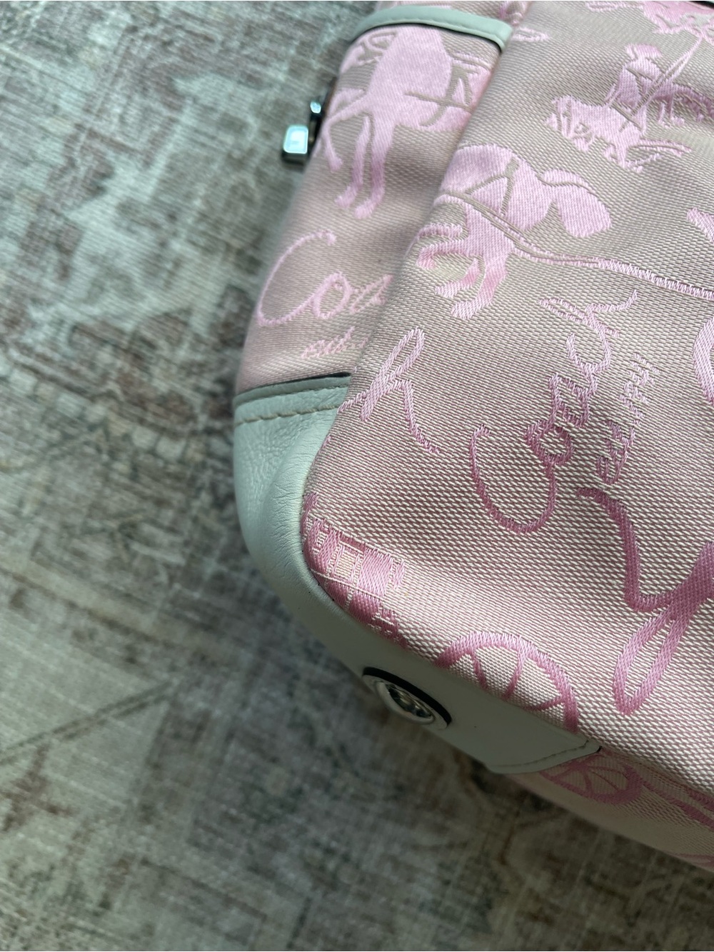 Coach Rare Y2K 2000’s Baby Pink Carriage Shoulder Tote with White Trim - Picture 11 of 16